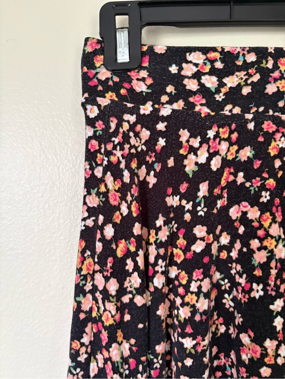 Decree Black Floral Circle Skirt Size Small - Picture 3 of 7